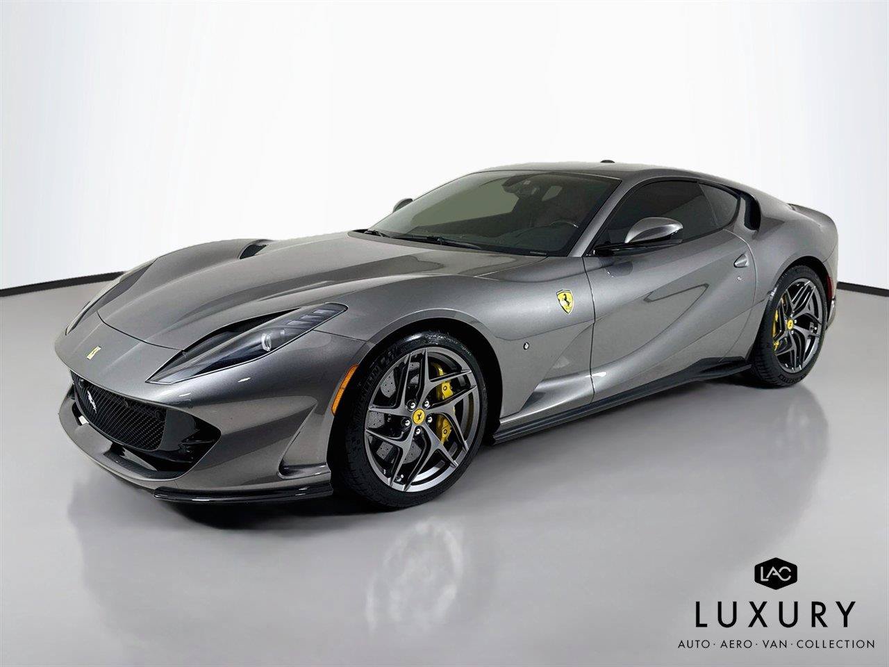 Used 2019 Ferrari 812 Superfast RWD image 8