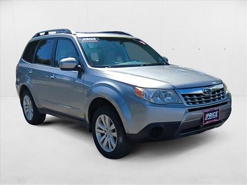 Used 2011 Subaru Forester 2.5X Premium w/ All-Weather Pkg image 3