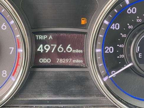 Used 2013 Hyundai Sonata Limited w/ Premium Pkg FWD image 32