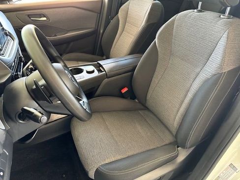 Used 2022 Nissan Rogue SV image 19