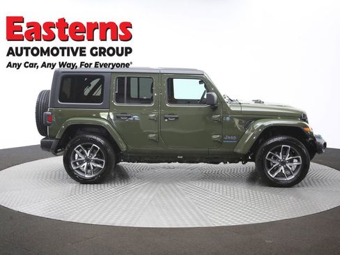Used 2024 Jeep Wrangler Unlimited AWD/4WD image 45