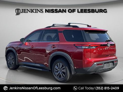 Certified 2023 Nissan Pathfinder SV FWD image 9