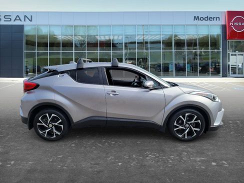 Used 2018 Toyota C-HR XLE image 4