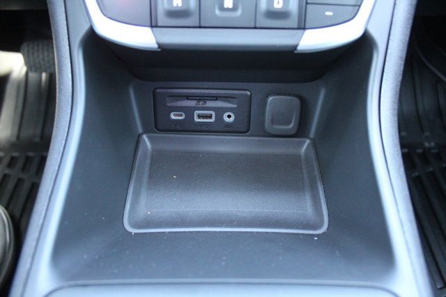 Used 2024 GMC Terrain SLT w/ Infotainment Package II FWD image 32