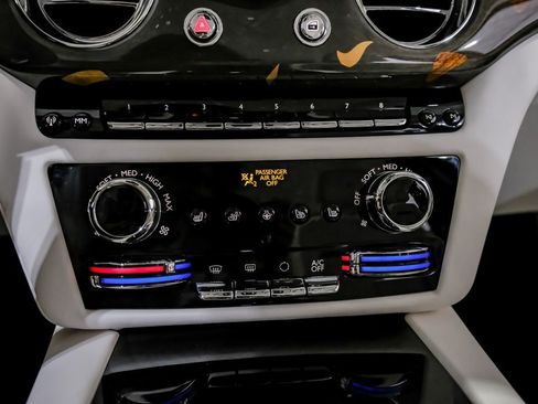 Used 2024 Rolls-Royce Ghost image 25