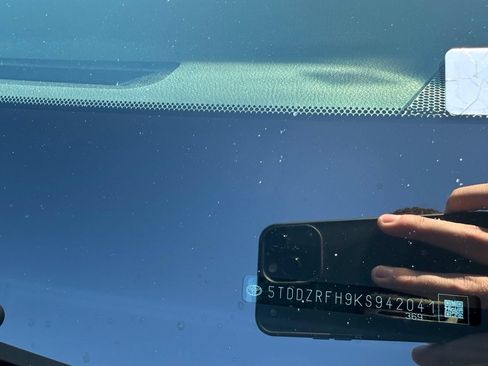 Used 2019 Toyota Highlander Limited AWD/4WD image 18