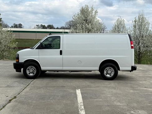 Used 2019 Chevrolet Express 2500 w/ Driver Convenience Package image 22