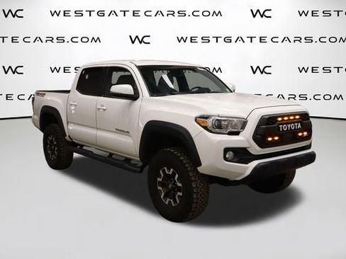 Used 2020 Toyota Tacoma TRD Sport image 43