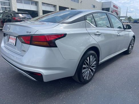 Used 2023 Nissan Altima 2.5 SV AWD/4WD image 3