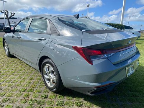 Used 2022 Hyundai Elantra SE w/ Cargo Package image 23