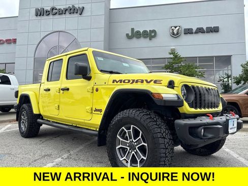 Used 2024 Jeep Gladiator Mojave AWD/4WD image 1