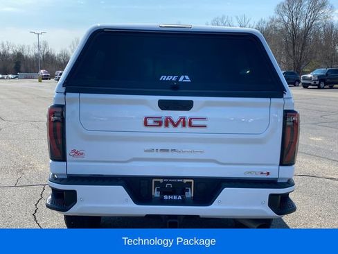 Used 2025 GMC Sierra 2500 AT4 w/ AT4 Premium Plus Package AWD/4WD image 4