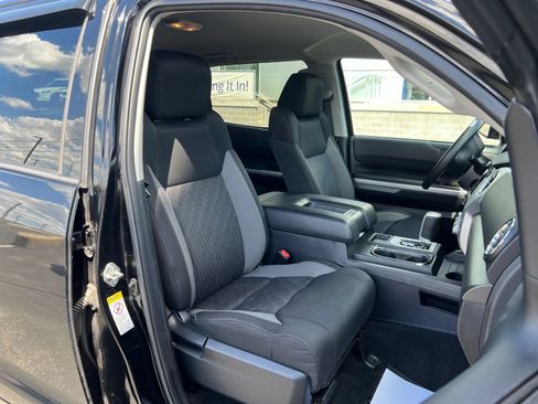 Used 2017 Toyota Tundra SR5 AWD/4WD image 48