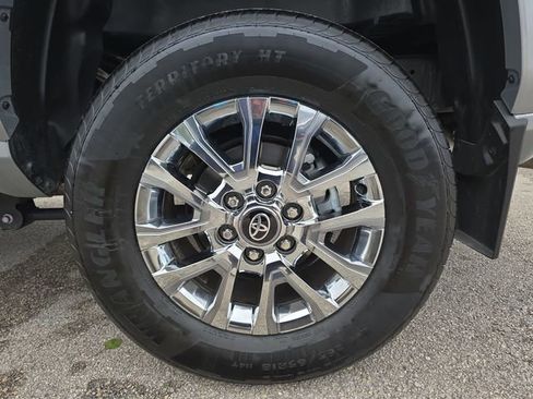 Certified 2025 Toyota Tacoma Limited image 33