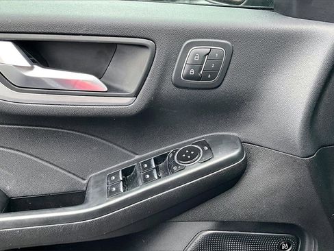 Used 2023 Ford Escape Platinum w/ Premium Technology Package image 37