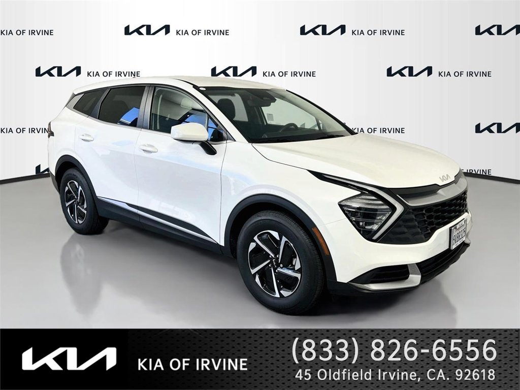 Used 2025 Kia Sportage LX FWD image 1