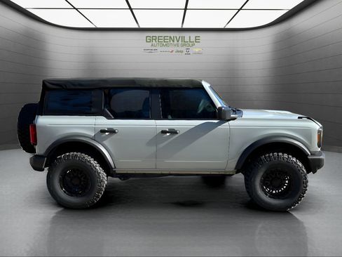 Used 2022 Ford Bronco 4-Door AWD/4WD image 8