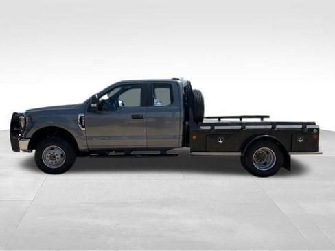 Used 2022 Ford F350 XL w/ Power Equipment Group image 4