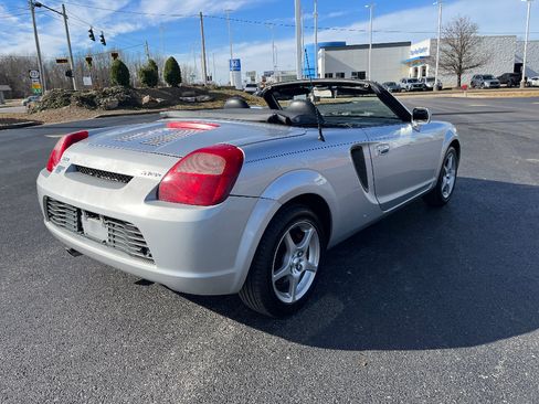 Used 2002 Toyota MR2 image 9