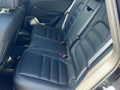 Certified 2024 Porsche Macan S AWD/4WD image 16