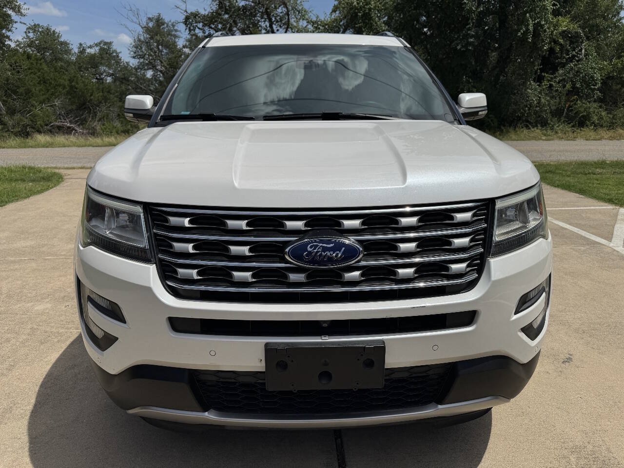 Used 2016 Ford Explorer Limited w/ Equipment Group 301A FWD image 3