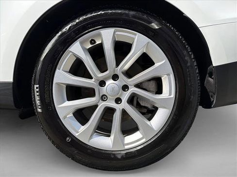 Used 2025 Land Rover Range Rover Sport SE image 9