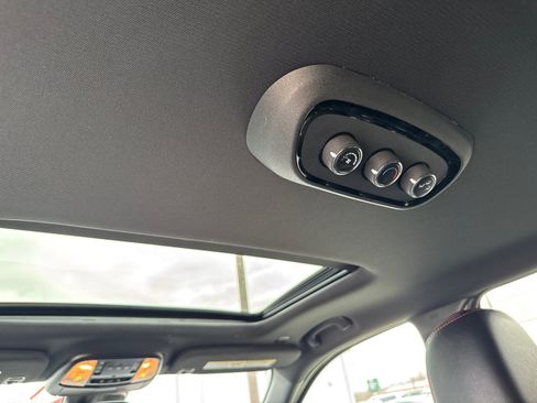 Used 2025 Dodge Durango GT image 9