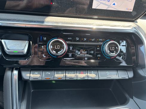 New 2025 GMC Sierra 1500 Denali w/ Denali Reserve Package image 16