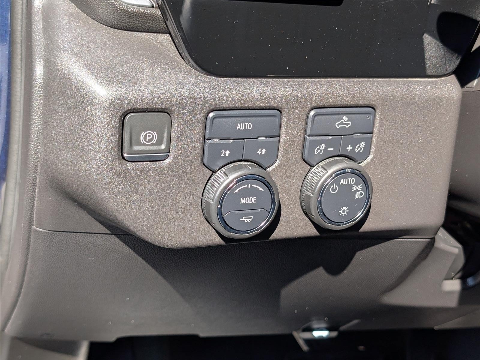 Used 2023 Chevrolet Silverado 1500 LT AWD/4WD image 20