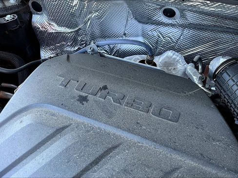 Used 2025 Chevrolet Trax LT FWD image 27