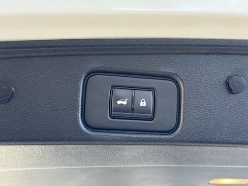 Certified 2023 Nissan Pathfinder SL w/ Lighting Package (N92) image 20