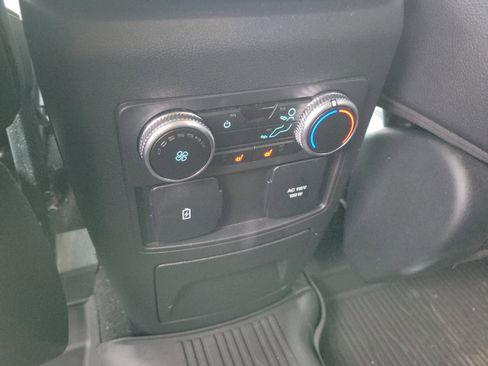 Used 2023 Ford Explorer Limited w/ Limited Technology Package image 14