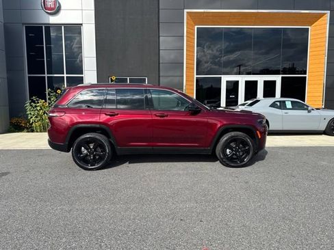 Certified 2026 Jeep Grand Cherokee Limited w/ Limited Altitude Package AWD/4WD image 7