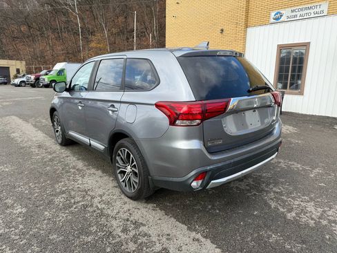 Used 2017 Mitsubishi Outlander ES image 6
