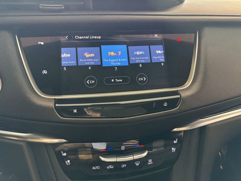 Used 2025 Cadillac XT5 Premium Luxury AWD/4WD image 30