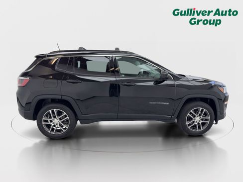 Used 2018 Jeep Compass Latitude w/ Popular Equipment Group image 10