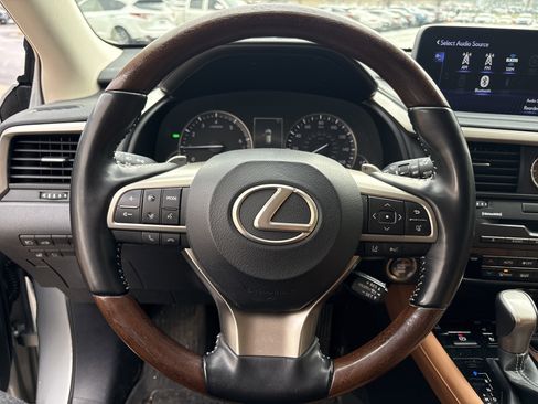 Used 2022 Lexus RX 350L Premium image 18