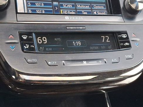 Used 2014 Toyota Avalon Limited image 16