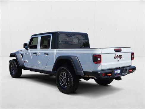 Used 2025 Jeep Gladiator Mojave w/ Convenience Group image 8