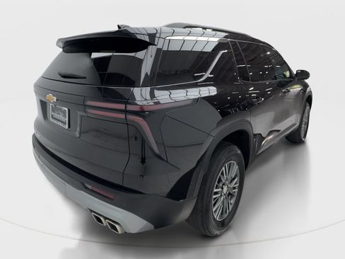 Used 2025 Chevrolet Traverse LT AWD/4WD image 7