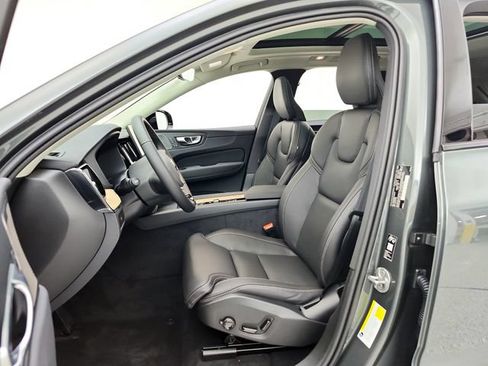 New 2026 Volvo XC60 B5 Ultra w/ Climate Package AWD/4WD image 17