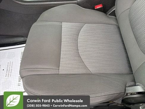 Used 2014 Chevrolet Traverse LT image 24