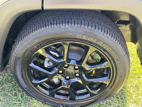 New 2026 Jeep Compass Latitude image 17