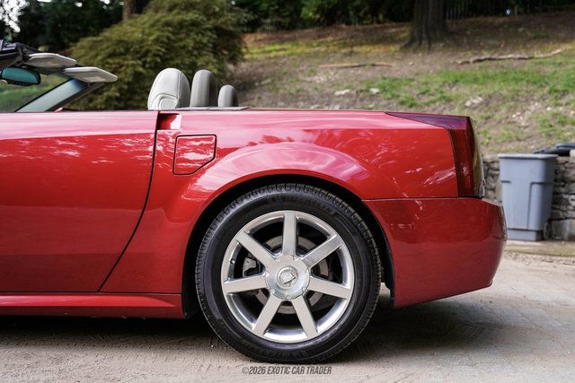 Used 2004 Cadillac XLR RWD image 5