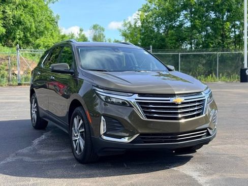Used 2023 Chevrolet Equinox Premier AWD/4WD image 4