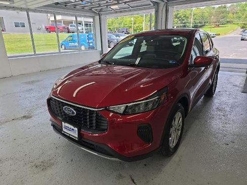 Certified 2023 Ford Escape Active w/ Tech Pack #2 AWD/4WD image 1