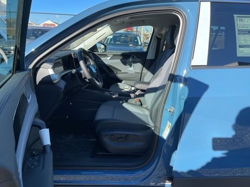 New 2026 Volkswagen Tiguan SE image 8