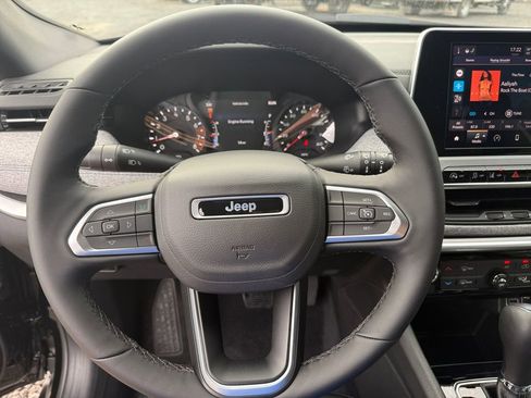 New 2026 Jeep Compass Latitude image 21