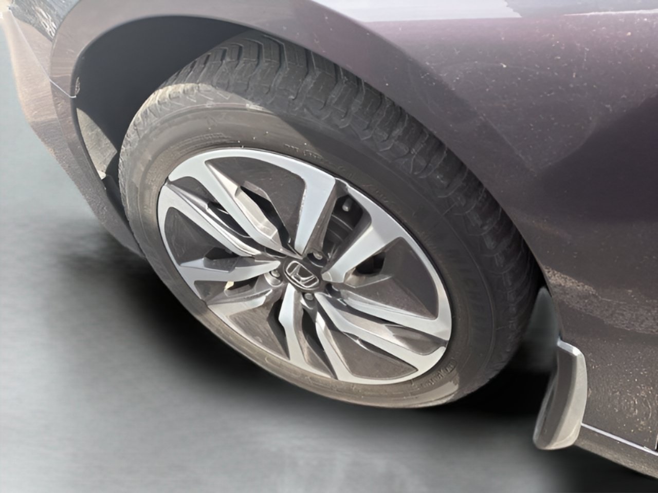 Used 2018 Honda Accord Touring image 23
