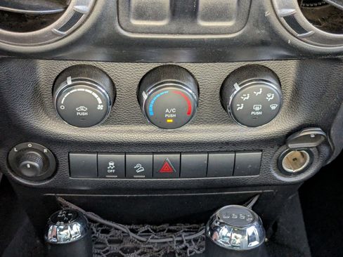 Used 2013 Jeep Wrangler Sport AWD/4WD image 19